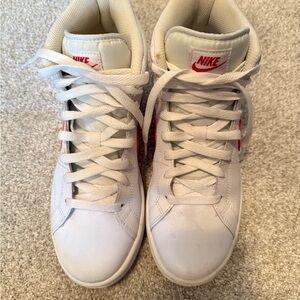 Nike White and pink mid- COURT LEGACY Sneakers